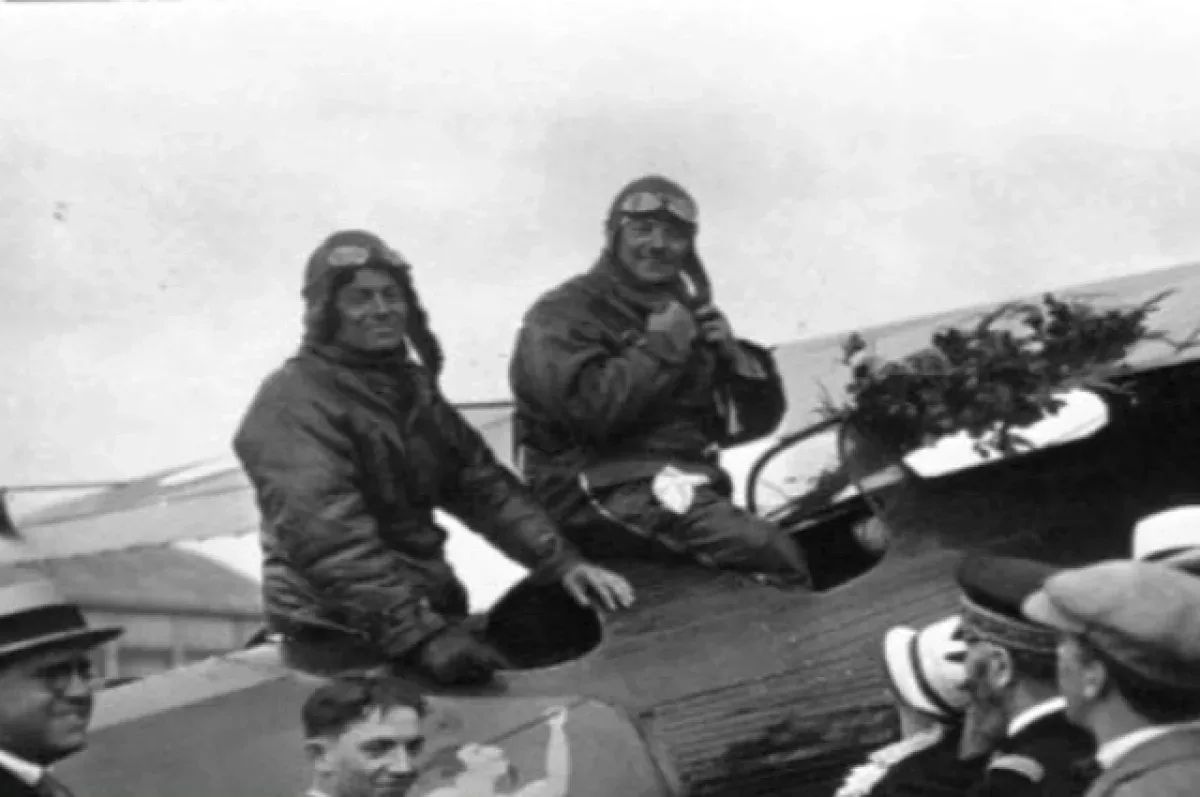 Почти рухнули! Беспосадочный перелет пилотов из Парижа в СССР спасла Сибирь