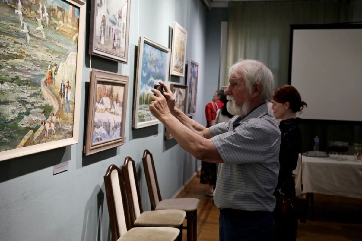 «Философия бытия» в масле: классик сибирской акварели Игорь Санин представил омичам новую грань своего таланта «Философия бытия» в масле: классик сибирской акварели Игорь Санин представил омичам новую грань своего таланта