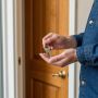 Более 1,2 тысячи детей-сирот в Омской области получили квартиры
