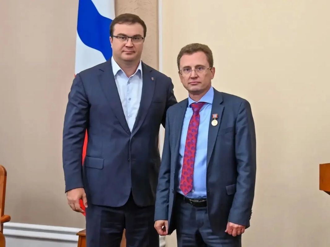 Андрей Сухарев удостоен знака отличия «За служение Омской области» III степени