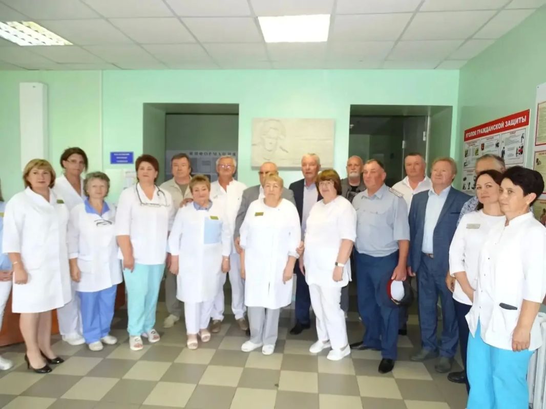 В Исилькульском районе открылась мемориальная доска в честь врача-педиатра Валентины Быструшкиной В Исилькульском районе открылась мемориальная доска в честь врача-педиатра Валентины Быструшкиной