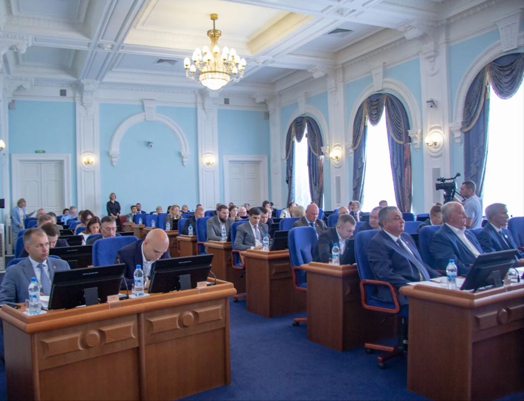 Областной парламент принял еще два закона, направленных на поддержку участников СВО и членов их семей Областной парламент принял еще два закона, направленных на поддержку участников СВО и членов их семей