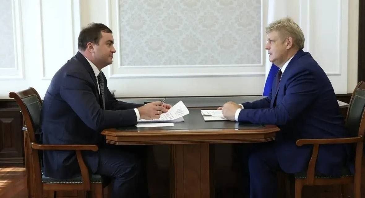 Сегодня в Омске стартовал масштабный форум, объединивший более 300 участников из регионов России и Казахстана Сегодня в Омске стартовал масштабный форум, объединивший более 300 участников из регионов России и Казахстана