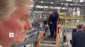 Кадры посещения президентом Иркутского авиационного завода