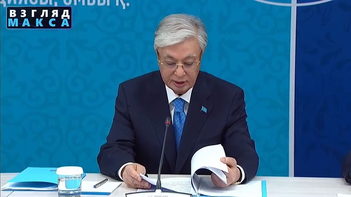 Президент России Владимир Путин и президент Казахстана Касым-Жомарт Токаев приняли участие в пленарном заседании XXII Форума межрегионального сотрудничества России и Казахстана в Омске