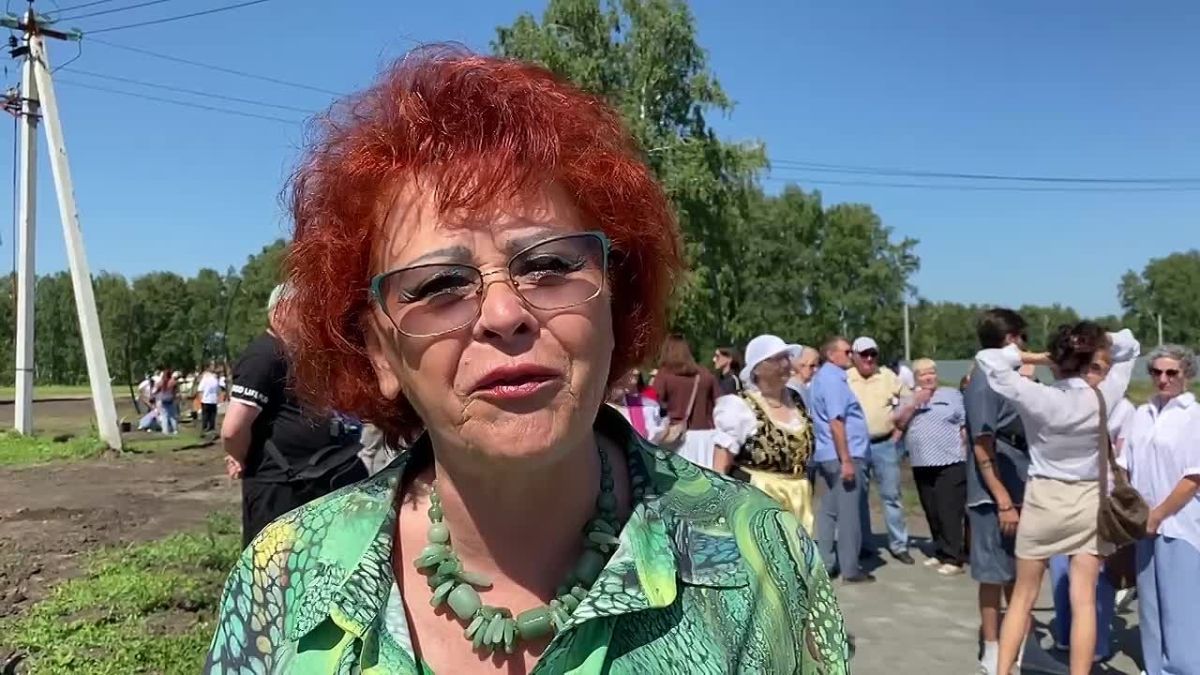 Омский союз журналистов пригласил представителей разных изданий в пресс-тур в Азовский немецкий национальный район. Сегодня здесь проходит Межрегиональный фестиваль культуры российских немцев «Феникс»