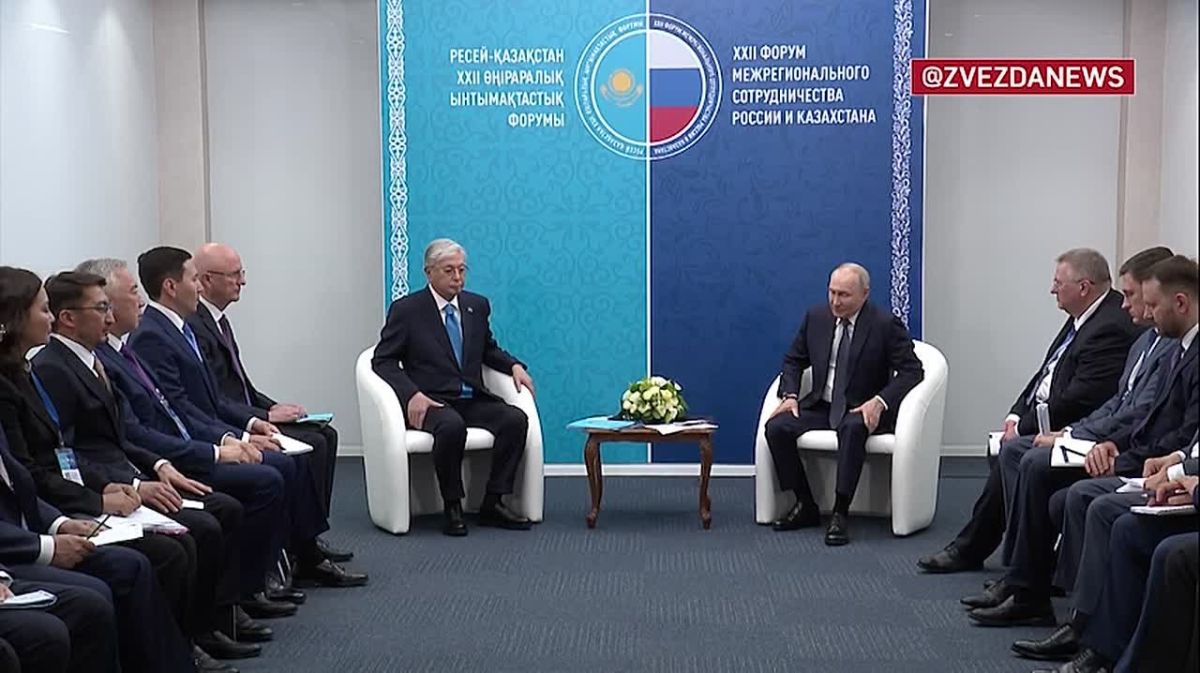Отец президента Казахстана лечился в госпитале в Омске после ранения зимой 1945 года, рассказал Владимир Путин