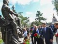 Виталий Хоценко открыл памятник Владимиру Высоцкому в Омске