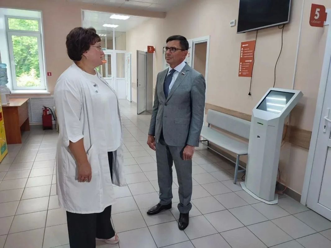 Омские медики предложили создать федеральную программу строительства жилья для сельских специалистов Омские медики предложили создать федеральную программу строительства жилья для сельских специалистов