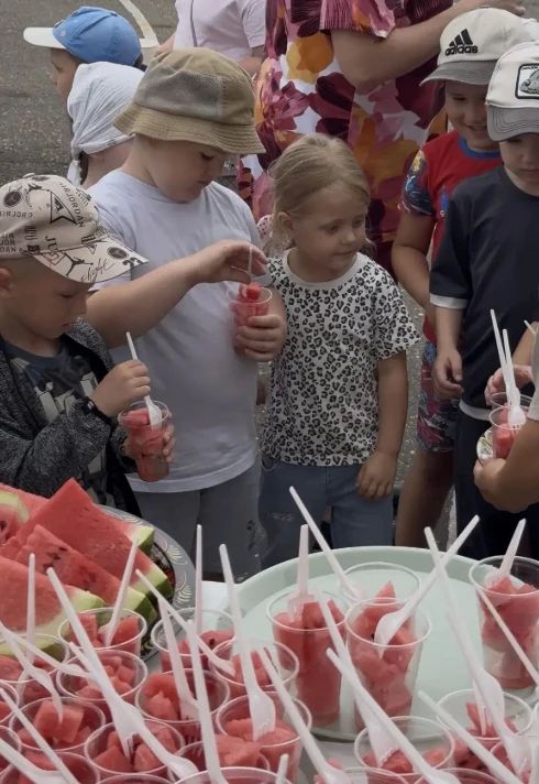Море эмоций, творчество без границ и вкусности: в Седельниковском районе прошел семейный эко-пикник Море эмоций, творчество без границ и вкусности: в Седельниковском районе прошел семейный эко-пикник