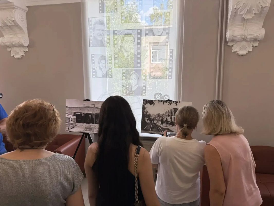 В Омске открылась фотовыставка к 90летию трамвайного движения В Омске открылась фотовыставка к 90летию трамвайного движения