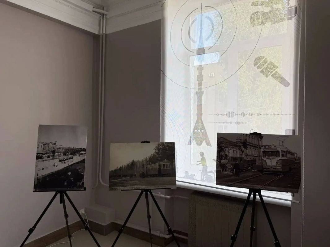 В Омске открылась фотовыставка к 90летию трамвайного движения В Омске открылась фотовыставка к 90летию трамвайного движения