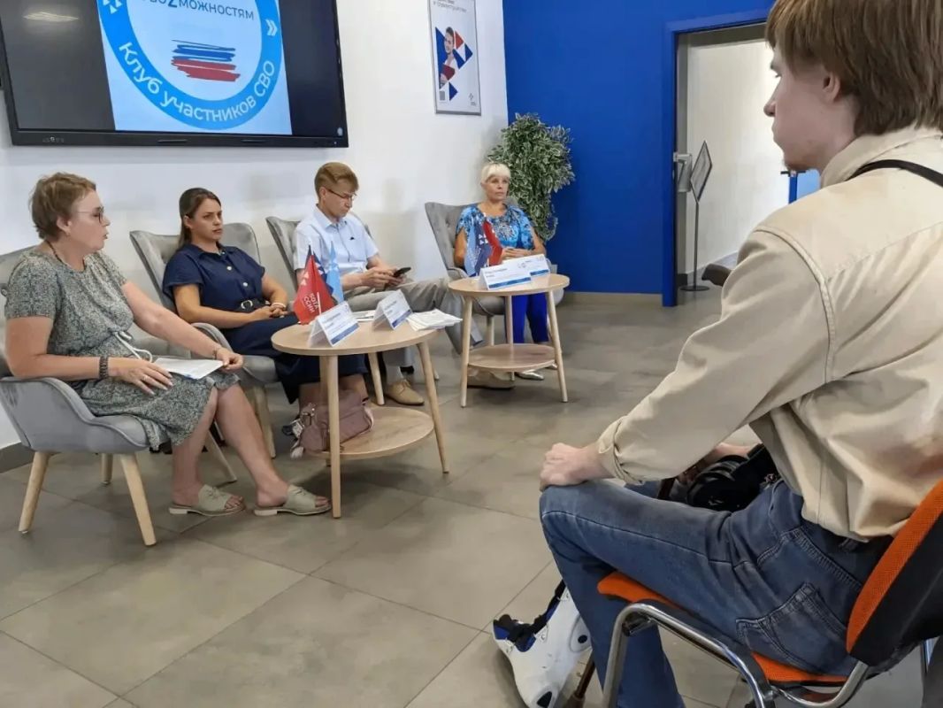 В Кадровом центре «Работа России» на Тарской, 11 состоялась встреча клуба для вернувшихся бойцов и их близких В Кадровом центре «Работа России» на Тарской, 11 состоялась встреча клуба для вернувшихся бойцов и их близких