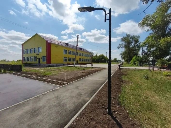 От обновленного фасада до новых дорожек: в селе Орехово завершили благоустройство у Центра культуры