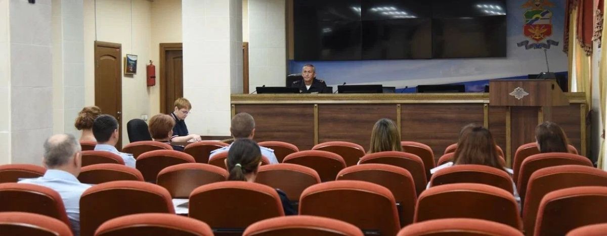 В транспортной полиции Сибири выбрали лучшего сотрудника штаба В транспортной полиции Сибири выбрали лучшего сотрудника штаба
