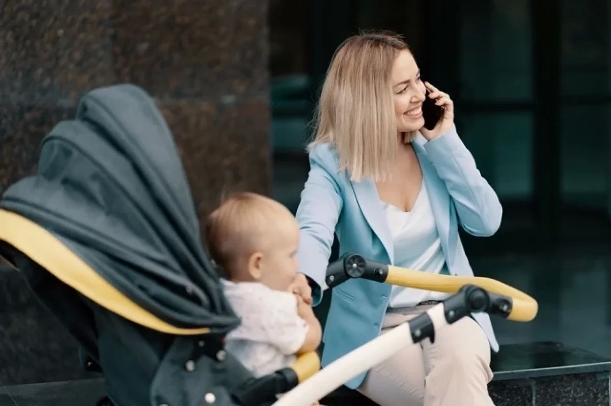 Студенческим семьям в Омске хотят продлить выплаты при рождении ребенка
