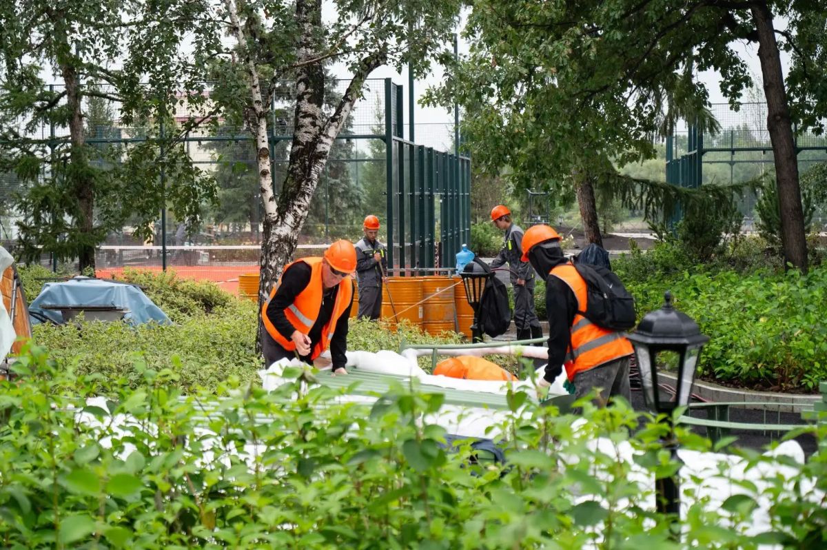 В Омской крепости готовится к открытию крупнейший фонтанный комплекс за Уралом В Омской крепости готовится к открытию крупнейший фонтанный комплекс за Уралом