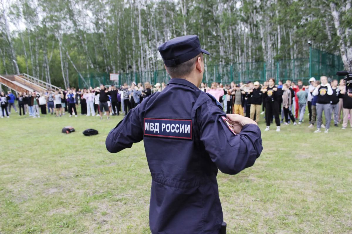 Омская полиция приглашает всех желающих на спортивный праздник «Зарядка со стражем порядка» Омская полиция приглашает всех желающих на спортивный праздник «Зарядка со стражем порядка»
