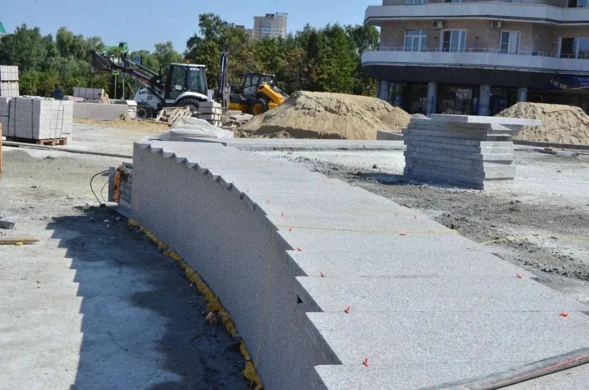 В Омске показали, как обновляют площадь Бухгольца В Омске показали, как обновляют площадь Бухгольца