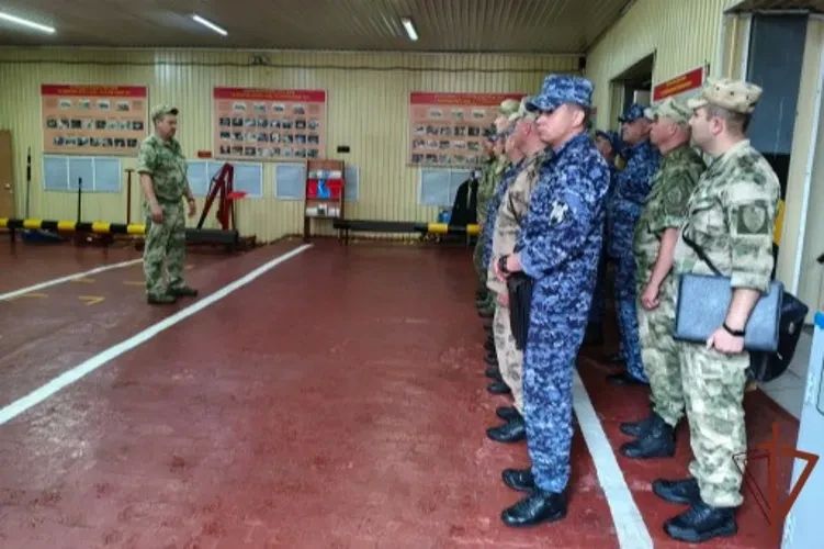 Учебно-методический сбор с начальниками автомобильных, бронетанковых служб Сибирского округа Росгвардии завершился в Омске Учебно-методический сбор с начальниками автомобильных, бронетанковых служб Сибирского округа Росгвардии завершился в Омске
