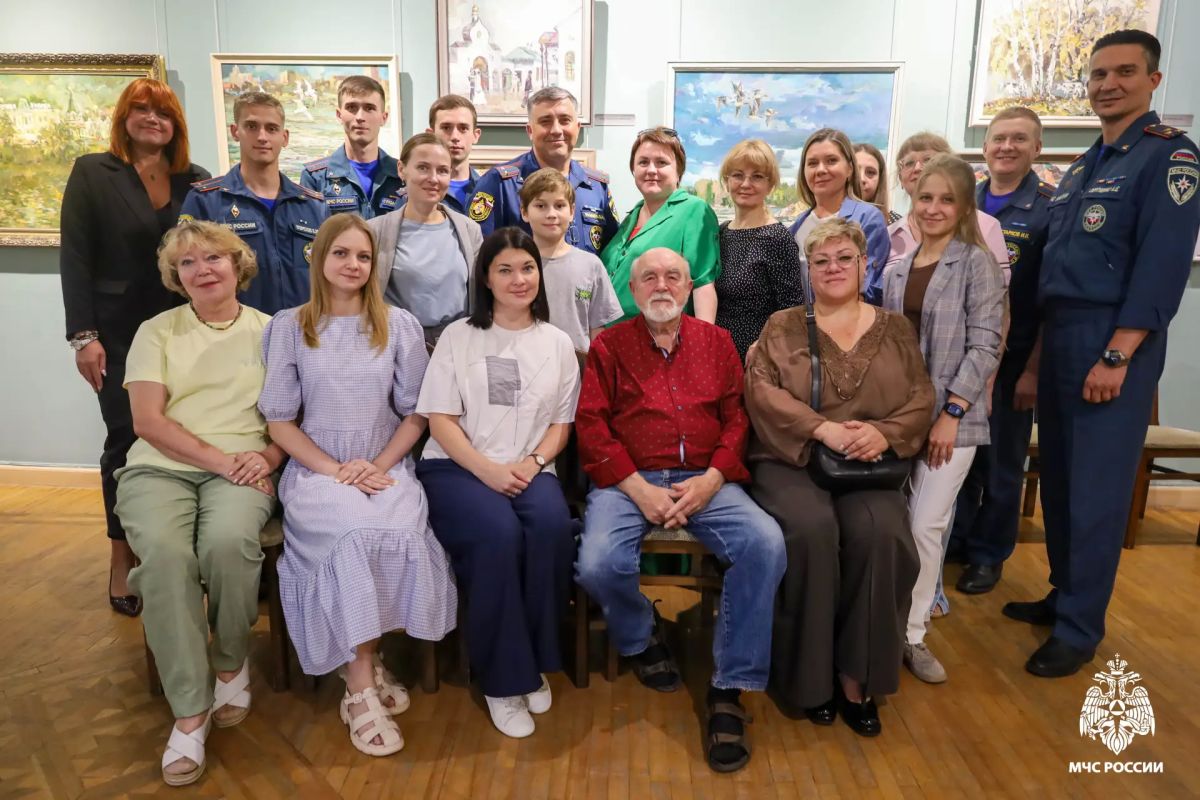 Культурный отдых и безопасность: сотрудники МЧС России в мире искусства омского пейзажиста Игоря Санина Культурный отдых и безопасность: сотрудники МЧС России в мире искусства омского пейзажиста Игоря Санина