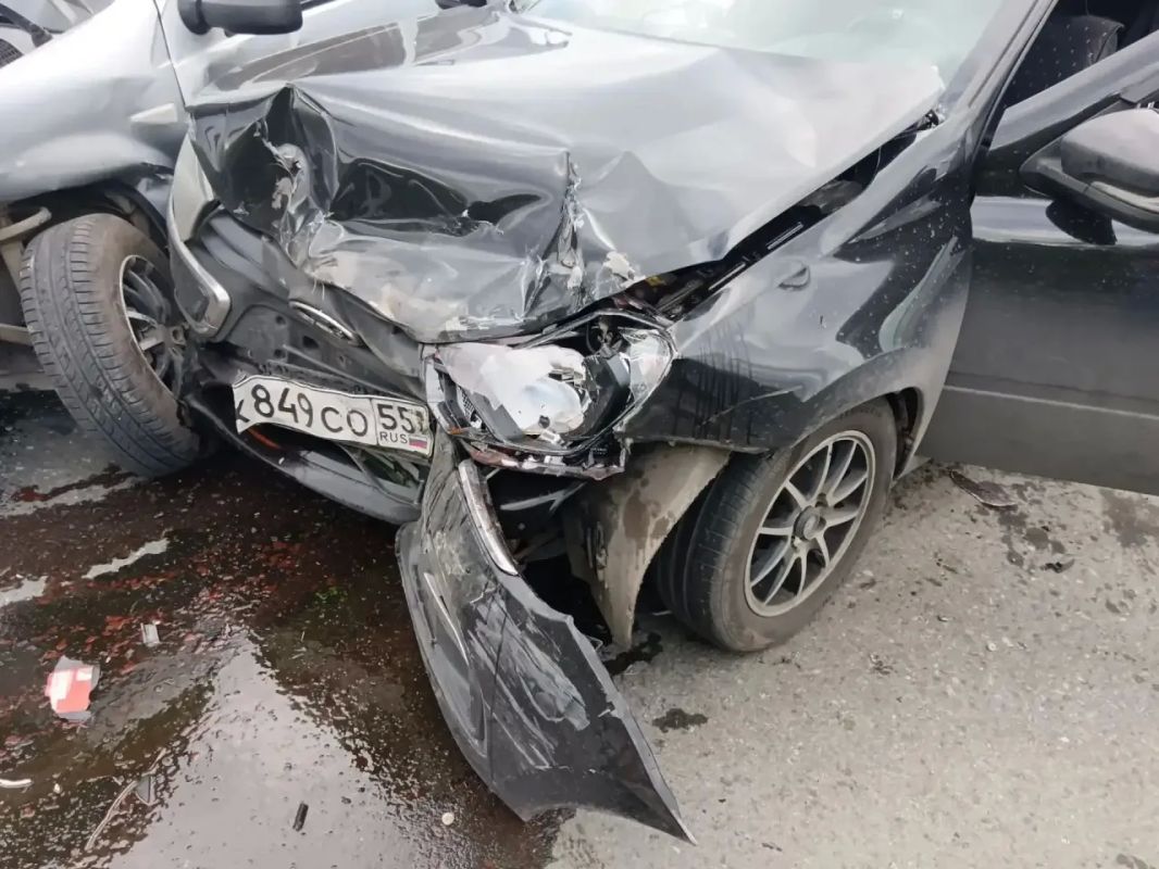 Вчера в 15:40 в дежурную часть ОМВД России по Калачинскому району поступило сообщение о дорожно-транспортном происшествии на пересечении автодорог Сыропятское – Кормиловка – Калачинск и подъезд к селу Куликово Вчера в 15:40 в дежурную часть ОМВД России по Калачинскому району поступило сообщение о дорожно-транспортном происшествии на пересечении автодорог Сыропятское – Кормиловка – Калачинск и подъезд к селу Куликово