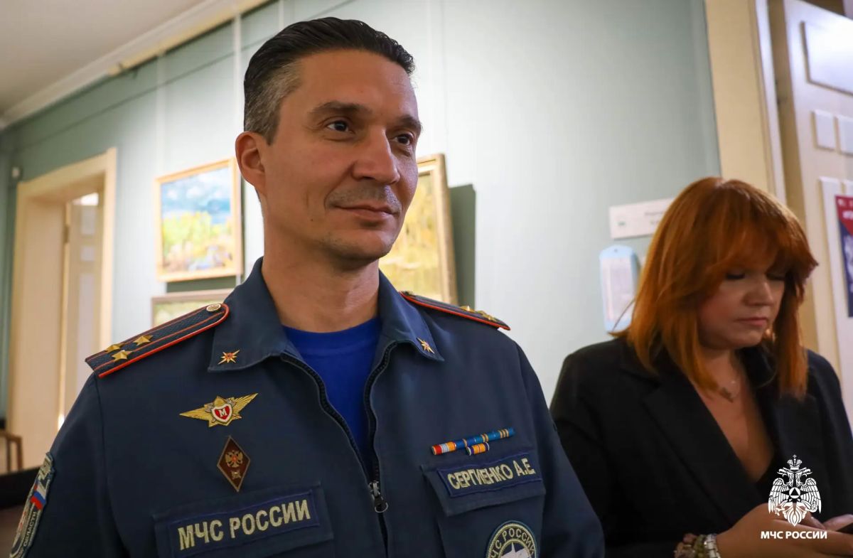 Культурный отдых и безопасность: сотрудники МЧС России в мире искусства омского пейзажиста Игоря Санина Культурный отдых и безопасность: сотрудники МЧС России в мире искусства омского пейзажиста Игоря Санина