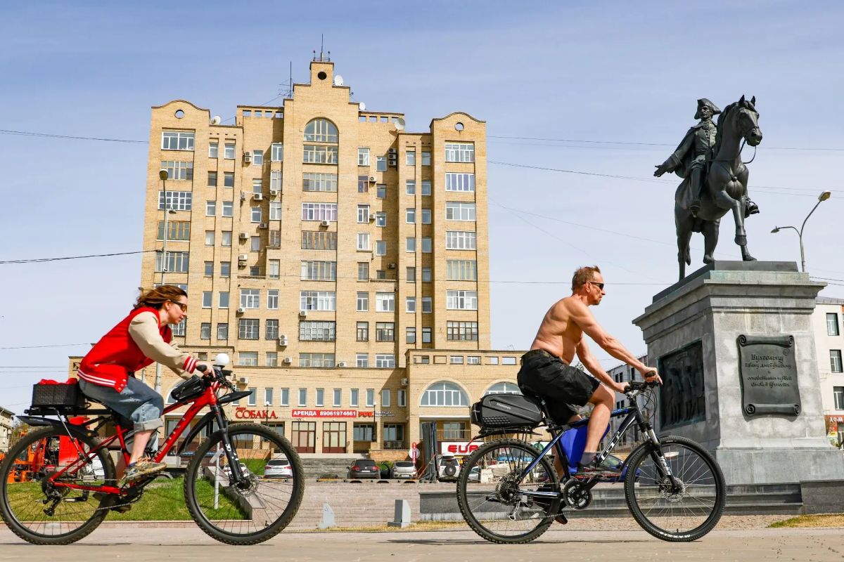 В Омской области распространили меры поддержки для переезжающих соотечественников на репатриантов, которые изъявят желание поселиться в этом регионе, сообщил ТАСС губернатор Виталий Хоценко