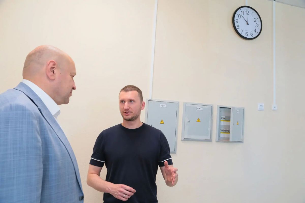 Сергей Шелест: Вместе с председателем Омского городского Совета Владимиром Валентиновичем Корбутом побывали на двух объектах образования — в школе № 138 и в гимназии № 88: на первом ведется капремонт, второй готов на 99,9% Сергей Шелест: Вместе с председателем Омского городского Совета Владимиром Валентиновичем Корбутом побывали на двух объектах образования — в школе № 138 и в гимназии № 88: на первом ведется капремонт, второй готов на 99,9%