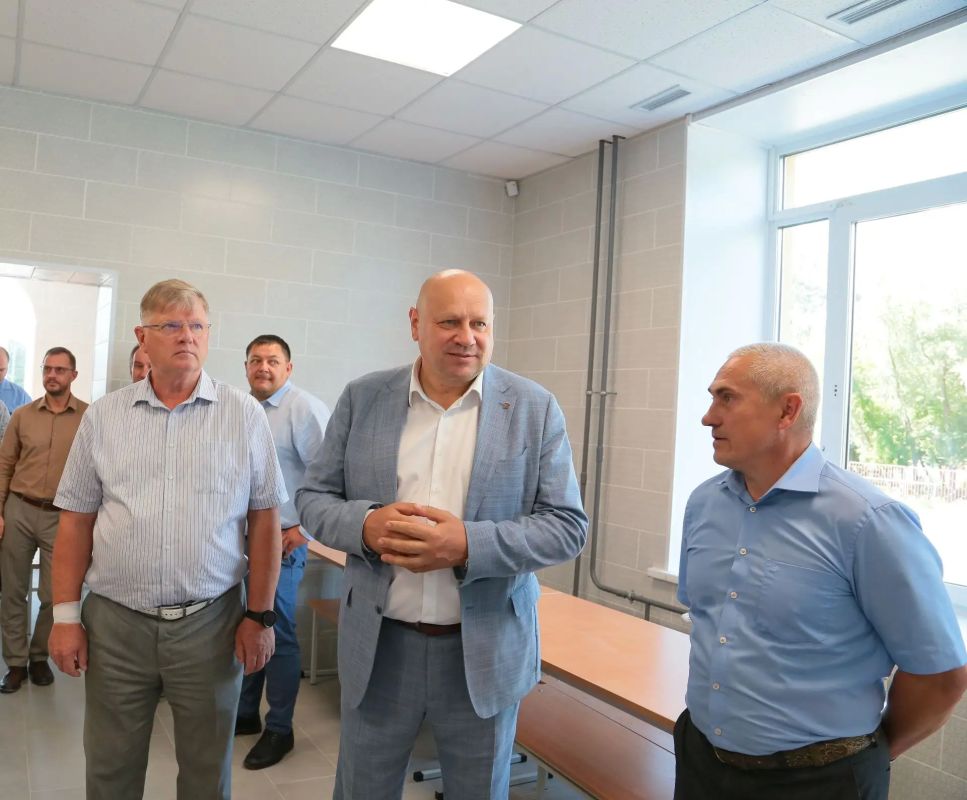 Сергей Шелест: Вместе с председателем Омского городского Совета Владимиром Валентиновичем Корбутом побывали на двух объектах образования — в школе № 138 и в гимназии № 88: на первом ведется капремонт, второй готов на 99,9% Сергей Шелест: Вместе с председателем Омского городского Совета Владимиром Валентиновичем Корбутом побывали на двух объектах образования — в школе № 138 и в гимназии № 88: на первом ведется капремонт, второй готов на 99,9%