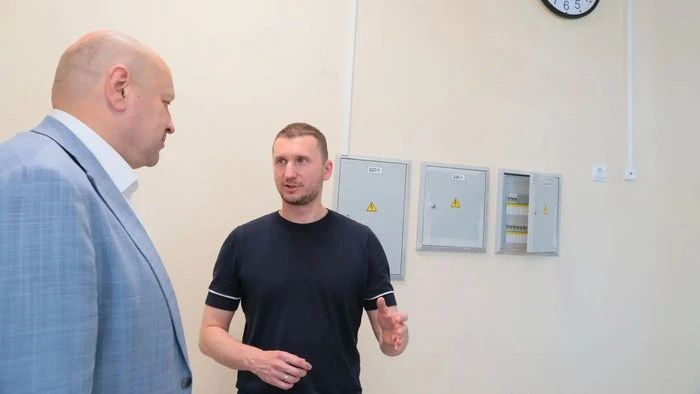 Высокая степень готовности: Шелест проинспектировал ход ремонта двух омских школ Высокая степень готовности: Шелест проинспектировал ход ремонта двух омских школ