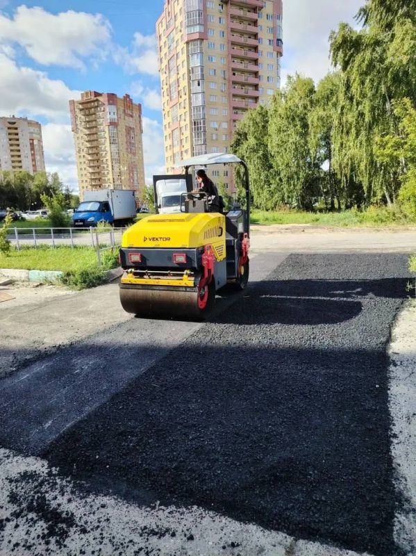 Сергей Шелест: Дорогие омичи, на территории нашего города реализуется инициатива «Дорога к дому», в рамках которой будут дополнительно заасфальтированы межквартальные проезды Сергей Шелест: Дорогие омичи, на территории нашего города реализуется инициатива «Дорога к дому», в рамках которой будут дополнительно заасфальтированы межквартальные проезды
