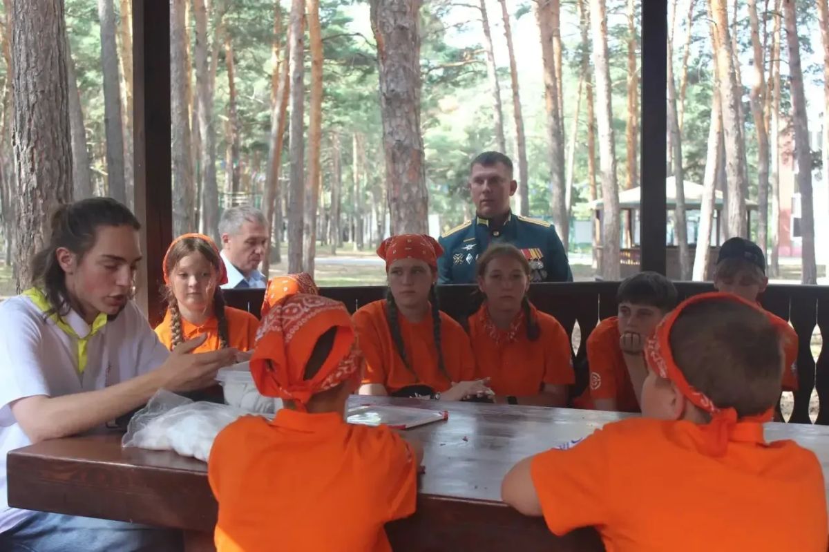 В День воинской славы России детский оздоровительный лагерь «Спутник» посетил кавалер двух орденов Мужества, участник президентской кадровой программы Кирилл Лесков В День воинской славы России детский оздоровительный лагерь «Спутник» посетил кавалер двух орденов Мужества, участник президентской кадровой программы Кирилл Лесков