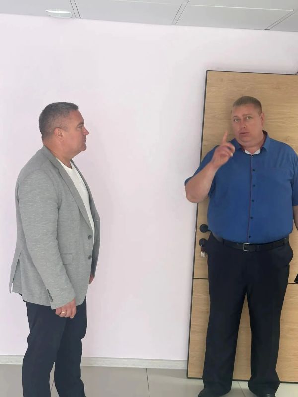Первый заместитель Министра труда и социального развития Омской области Александр Рыскалкин проинспектировал социальные объекты и провел личный прием в Крутинском районе Первый заместитель Министра труда и социального развития Омской области Александр Рыскалкин проинспектировал социальные объекты и провел личный прием в Крутинском районе