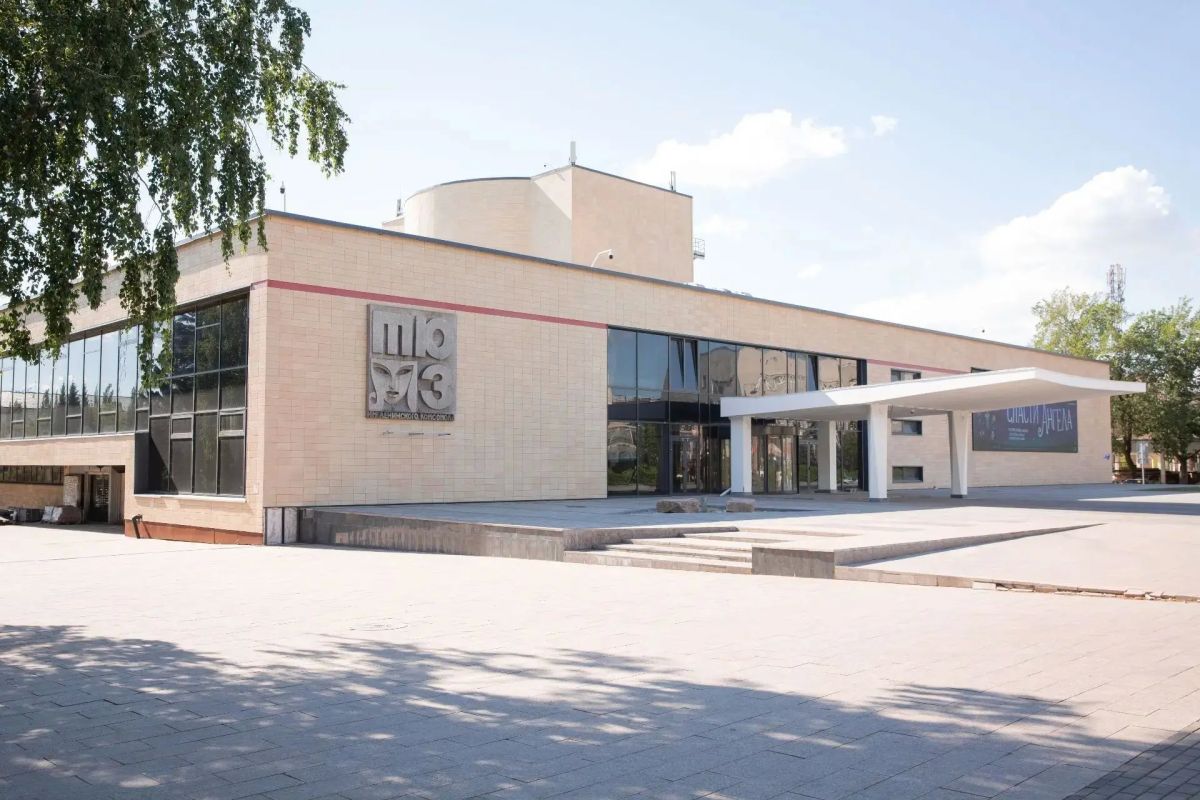 Омский ТЮЗ открывает продажу билетов в обновленное здание