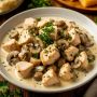 Нежная курица с грибами в сливочном соусе