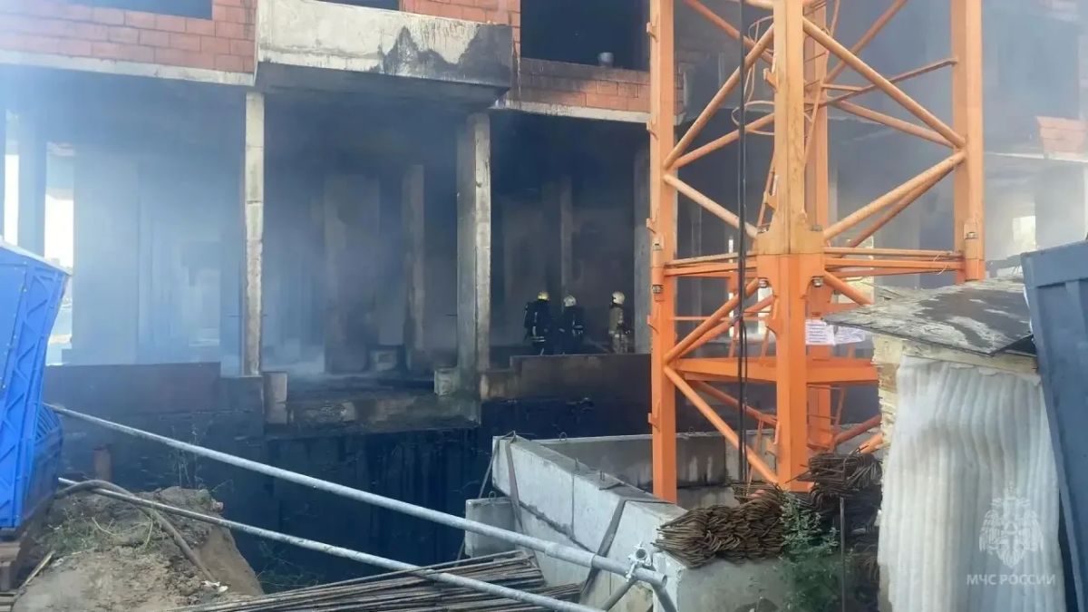 Стали известны подробности пожара на Левом берегу Омска Стали известны подробности пожара на Левом берегу Омска
