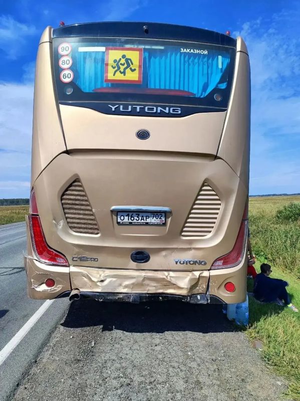 В Омской области произошло ДТП с пассажирским автобусом и грузовиками В Омской области произошло ДТП с пассажирским автобусом и грузовиками