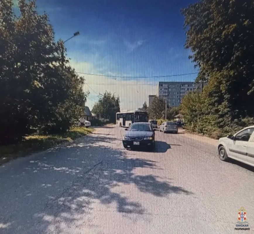 Автоинспекторы устанавливают обстоятельства ДТП с участием пассажирского автобуса Автоинспекторы устанавливают обстоятельства ДТП с участием пассажирского автобуса