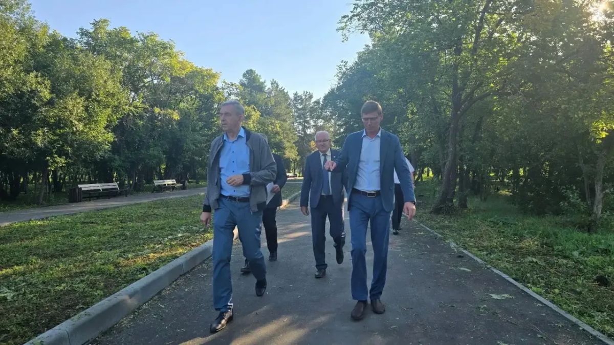 С рабочим визитом посетил Марьяновский и Москаленский районы С рабочим визитом посетил Марьяновский и Москаленский районы