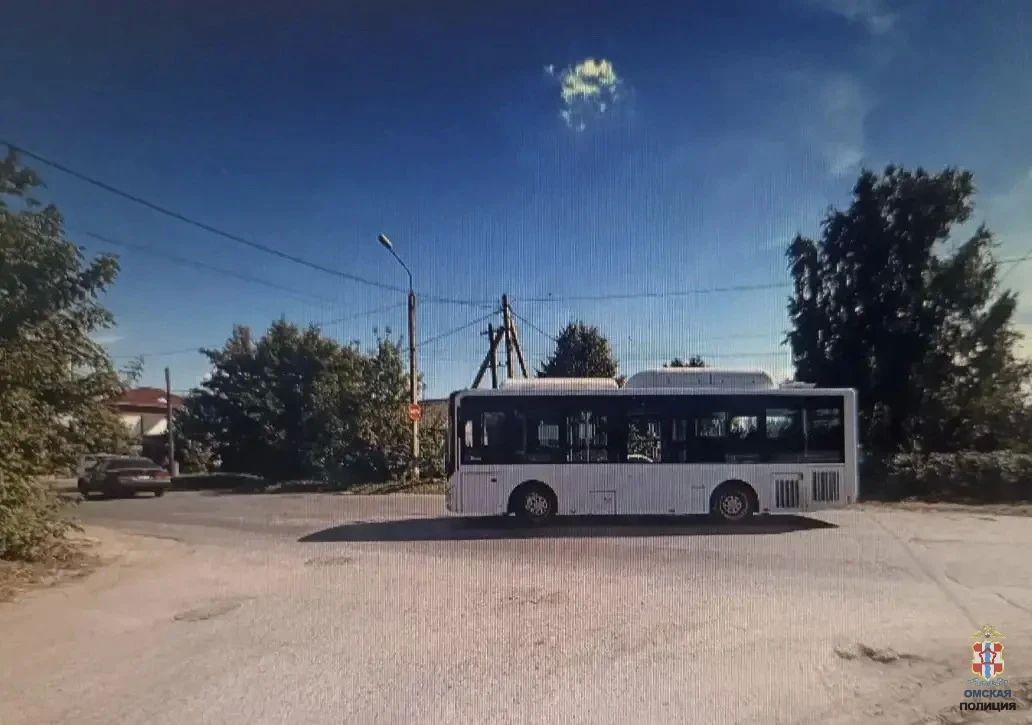 Автоинспекторы устанавливают обстоятельства ДТП с участием пассажирского автобуса Автоинспекторы устанавливают обстоятельства ДТП с участием пассажирского автобуса