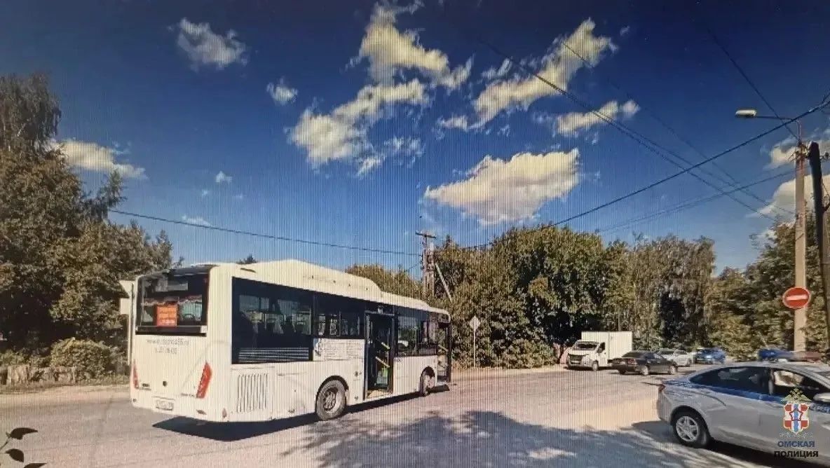 В Омске произошло ДТП с участием пассажирского автобуса В Омске произошло ДТП с участием пассажирского автобуса