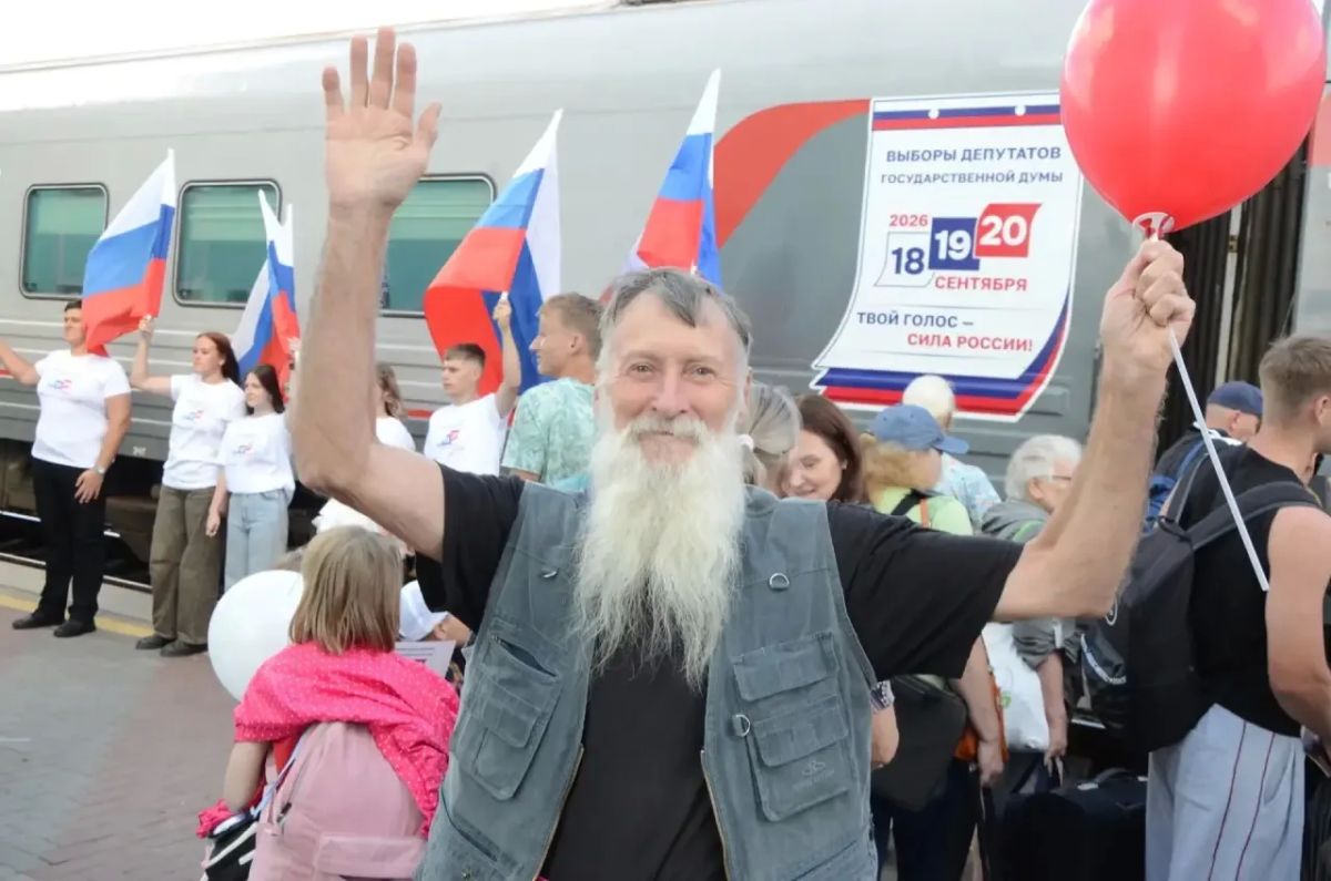 Омск принял эстафету: поезд, брендированный к выборам-2026, прибыл в Культурную столицу России Омск принял эстафету: поезд, брендированный к выборам-2026, прибыл в Культурную столицу России