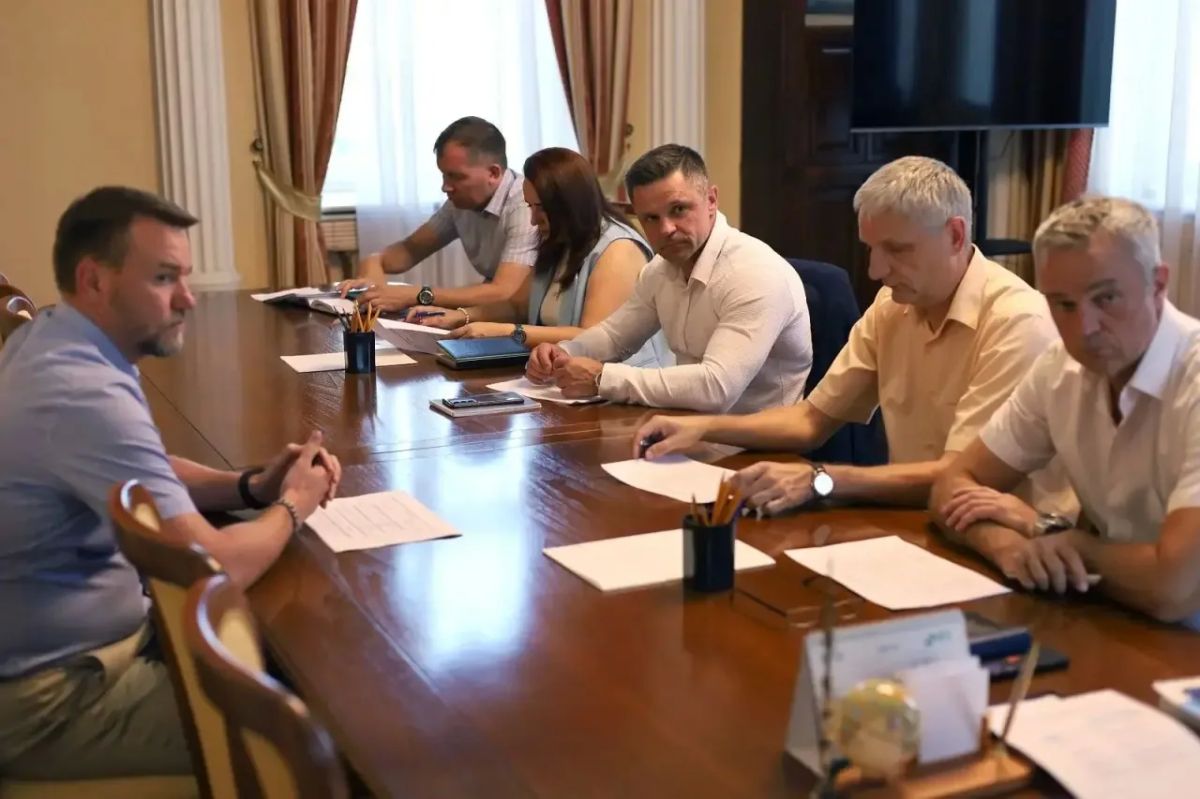 Заместитель спикера Валерий Бойко провел совещание по вопросам, озвученным жителями в ходе рабочих поездок в районы Заместитель спикера Валерий Бойко провел совещание по вопросам, озвученным жителями в ходе рабочих поездок в районы