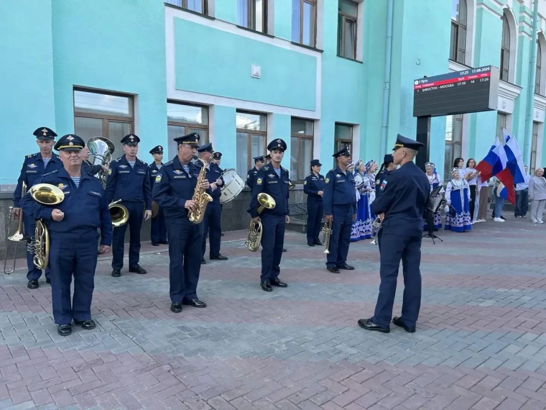 Омск принял эстафету: поезд, брендированный к выборам-2026, прибыл в Культурную столицу России Омск принял эстафету: поезд, брендированный к выборам-2026, прибыл в Культурную столицу России