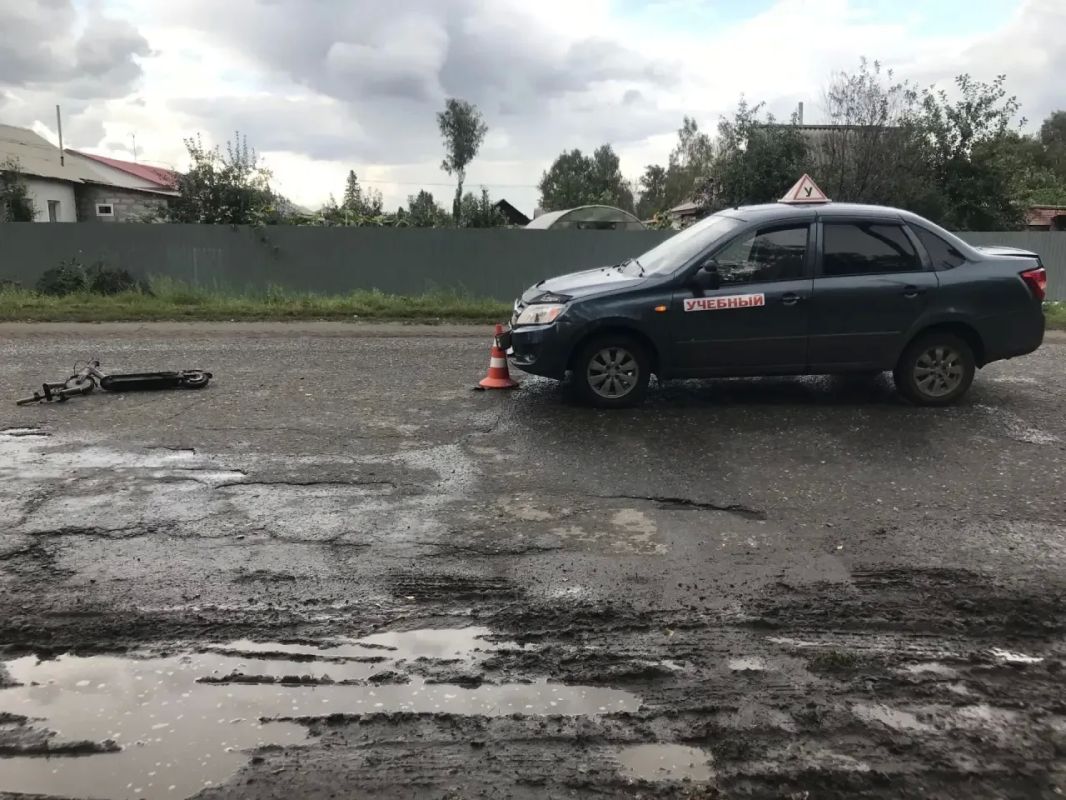 Сегодня около 15:30 часов в Госавтоинспекцию по Саргатскому району поступило сообщение о ДТП, в котором пострадал ребенок Сегодня около 15:30 часов в Госавтоинспекцию по Саргатскому району поступило сообщение о ДТП, в котором пострадал ребенок