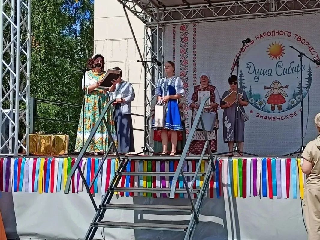 Тарчане стали участниками 2-го межрайонного фестиваля народной куклы «Душа Сибири», прошедшего 15 августа в селе Знаменском Тарчане стали участниками 2-го межрайонного фестиваля народной куклы «Душа Сибири», прошедшего 15 августа в селе Знаменском