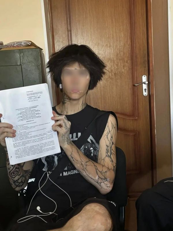 Трое молодых людей, один из которых подросток, обманывали интернет-магазин в Омске, подменяя брендовые вещи на подделки при возврате товаров Трое молодых людей, один из которых подросток, обманывали интернет-магазин в Омске, подменяя брендовые вещи на подделки при возврате товаров