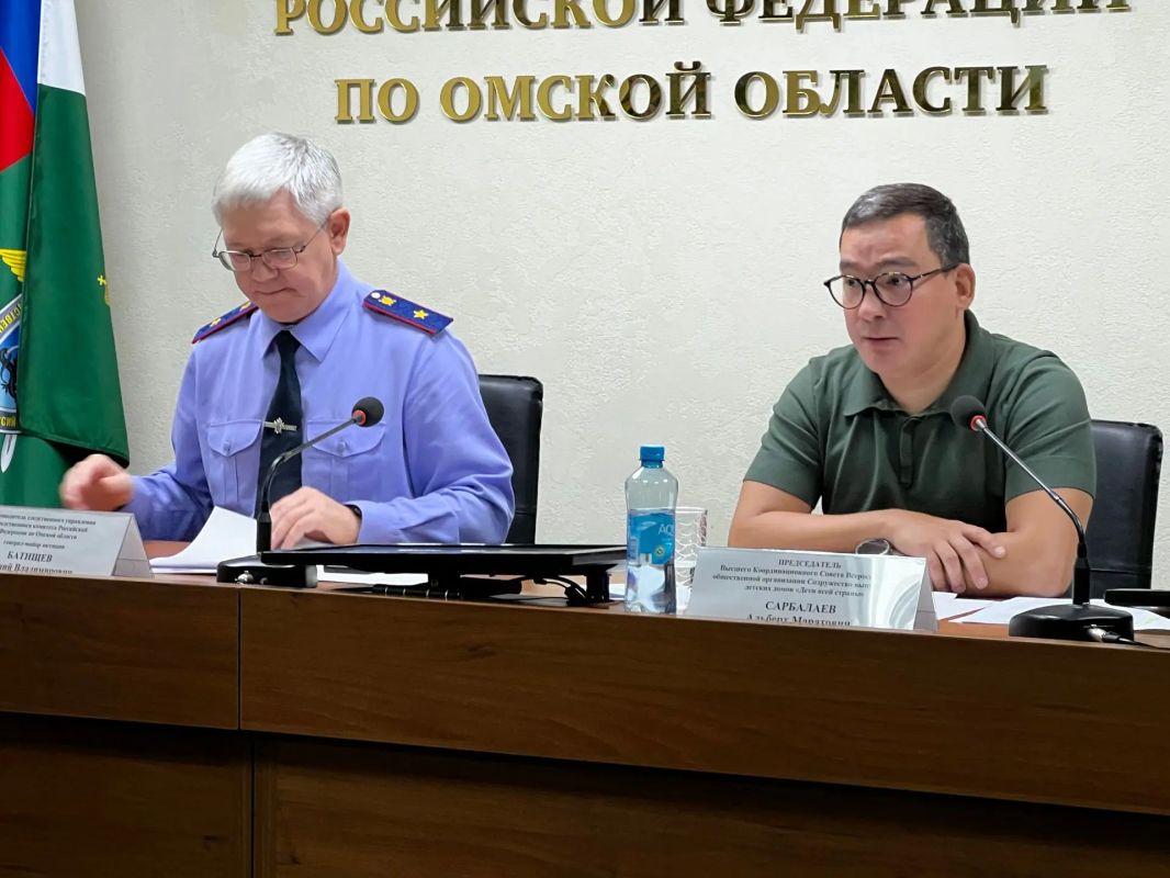 Руководитель следственного управления по Омской области совместно с председателем совета Всероссийской общественной организации провели прием граждан из числа детей-сирот Руководитель следственного управления по Омской области совместно с председателем совета Всероссийской общественной организации провели прием граждан из числа детей-сирот
