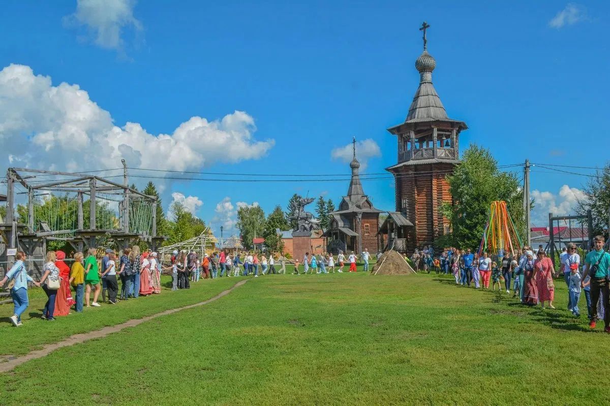 Музейный комплекс «Старина Сибирская» приглашает всех желающих проводить лето на празднике «Три Спаса — три запаса» Музейный комплекс «Старина Сибирская» приглашает всех желающих проводить лето на празднике «Три Спаса — три запаса»